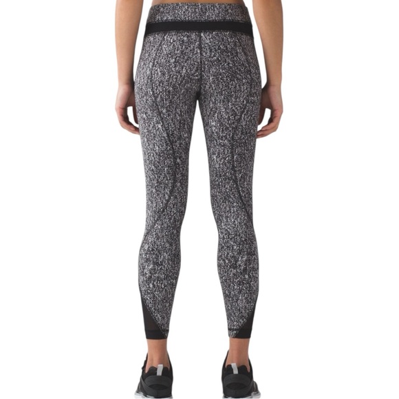 Lululemon Inspire Tight II
Splatter White Black / Black Size: 6 - Picture 3 of 15